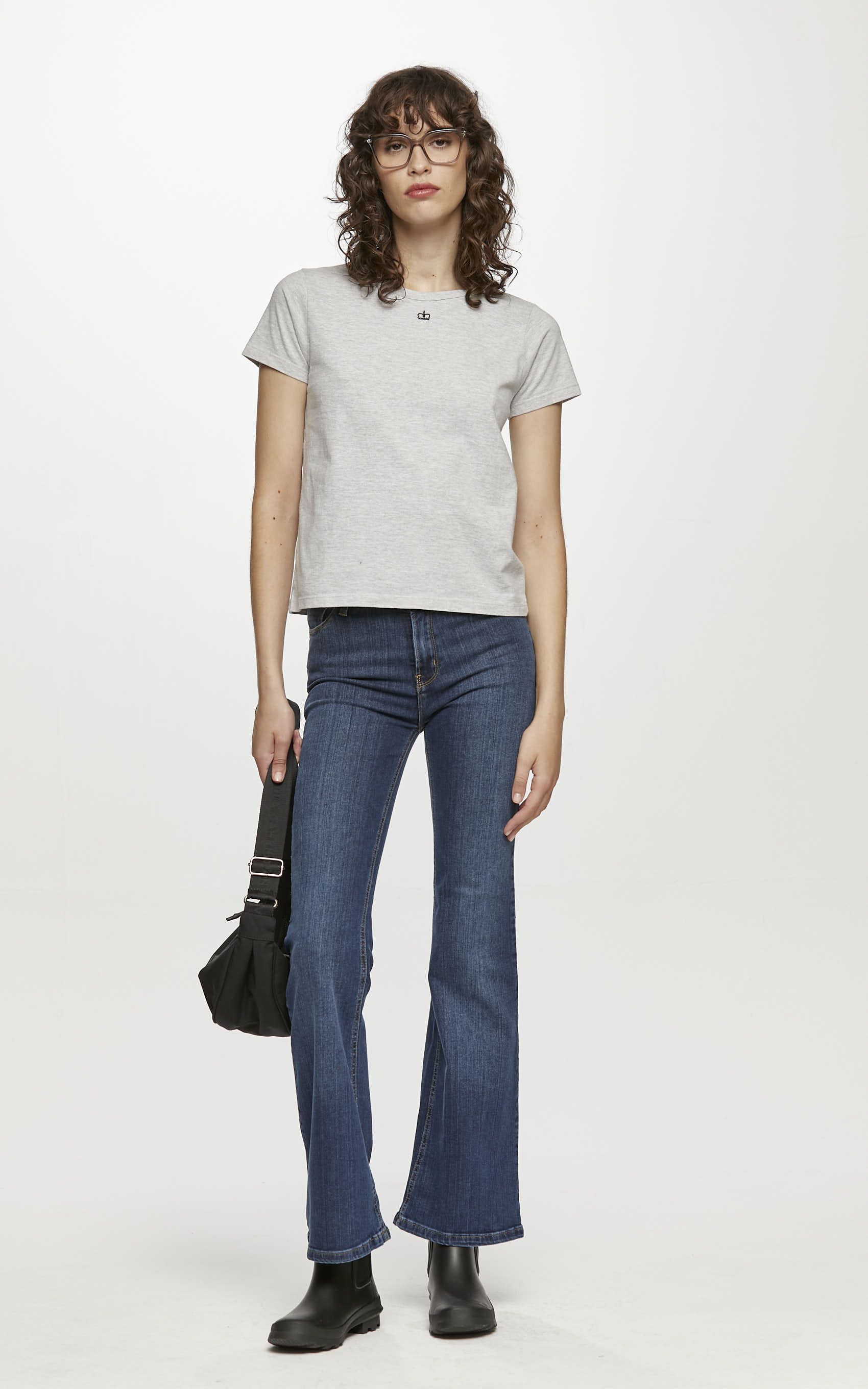 Remera cuello redondo gris