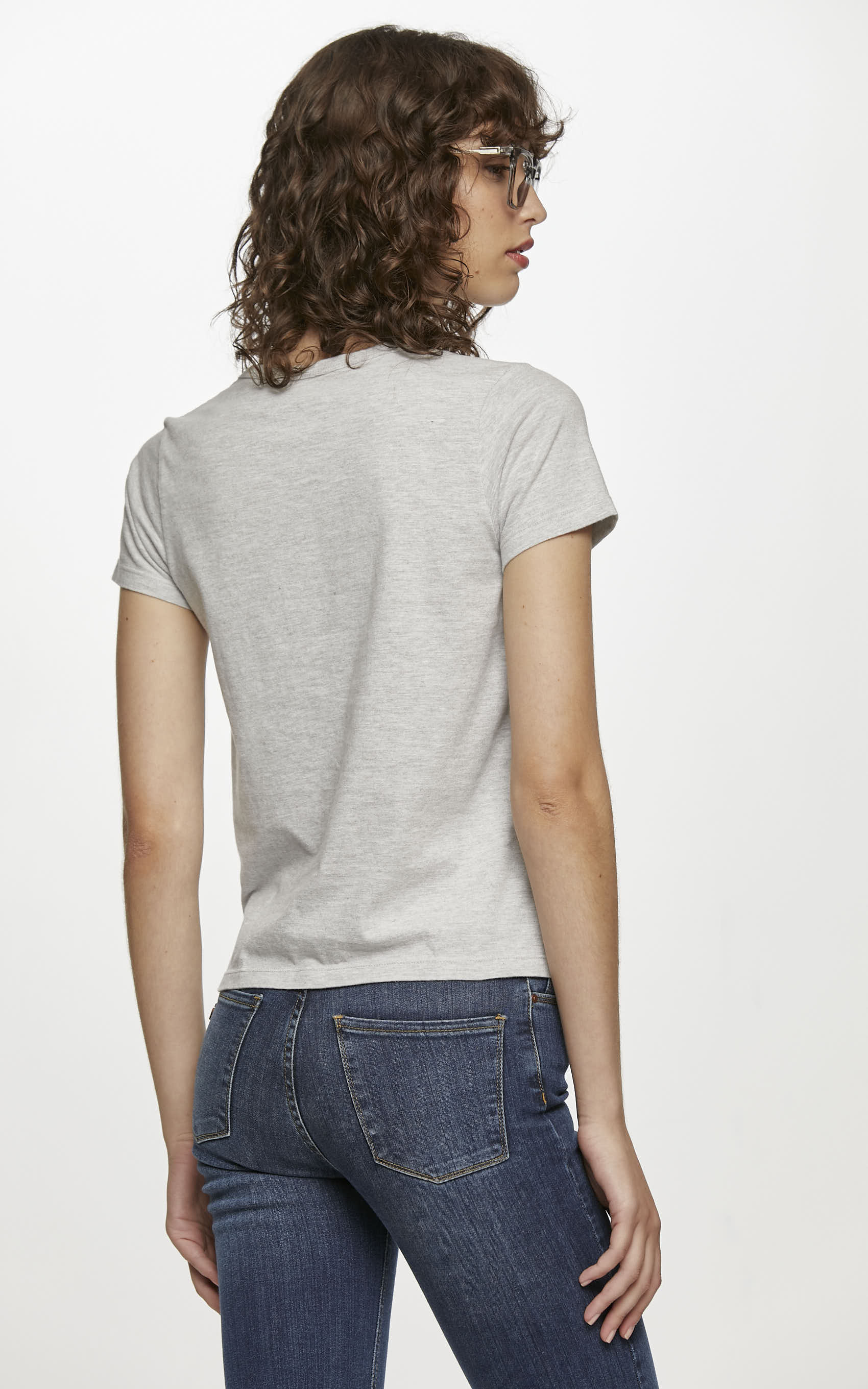 Remera cuello redondo gris